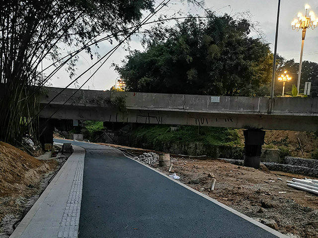 广汕公路长坪高速口透水混凝土项目